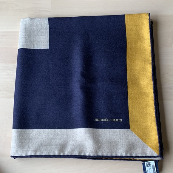 AUTH NWT Hermès 140 cm 70% cashmere/30% silk scarf “H au Carré (Encadré)” - Picture 7 of 7